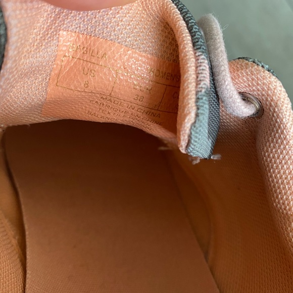 Guess Camo Print Sneakers - Picture 6 of 7